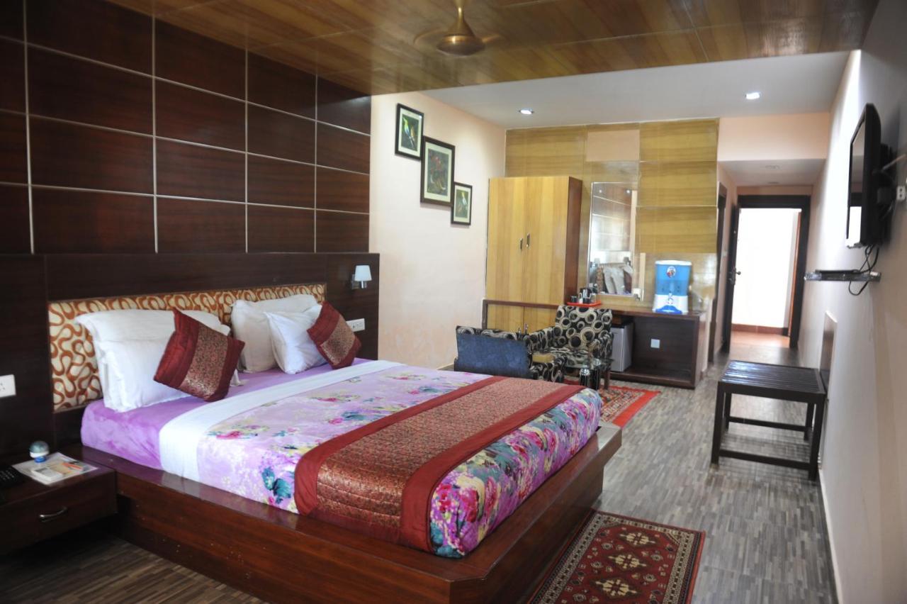 Hotel Sunny Vijoya Puri Dış mekan fotoğraf